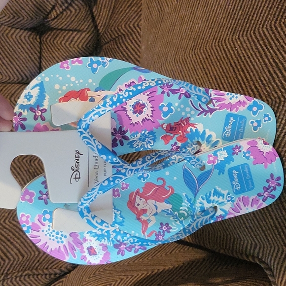 Vera Bradley Shoes - Vera Bradley- Ariel flip flops